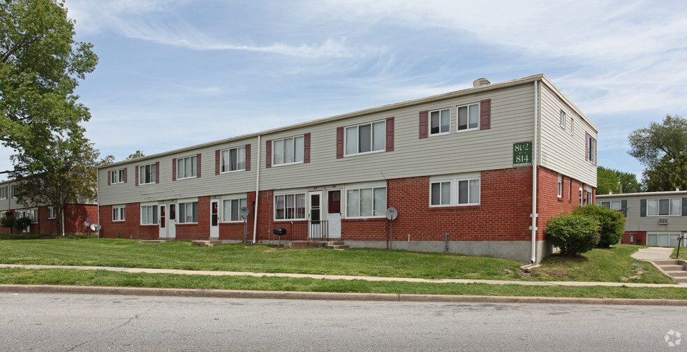 Primary Photo - Oak Hill Townhomes