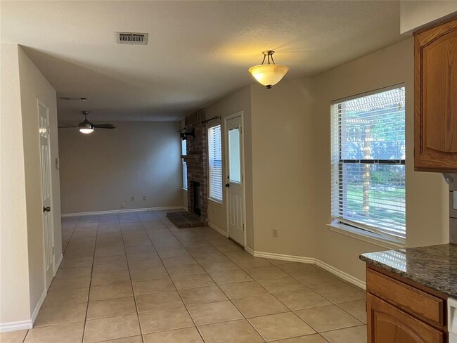 Building Photo - 7409 Potters Trail