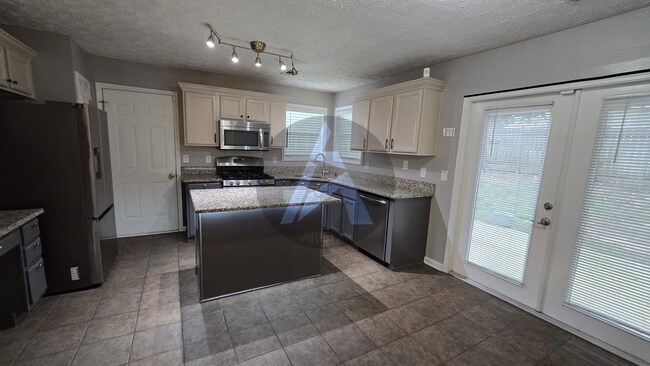 Building Photo - 45 Fallow Ln