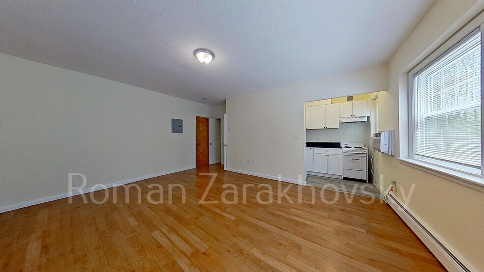 Building Photo - 2018 Commonwealth Ave