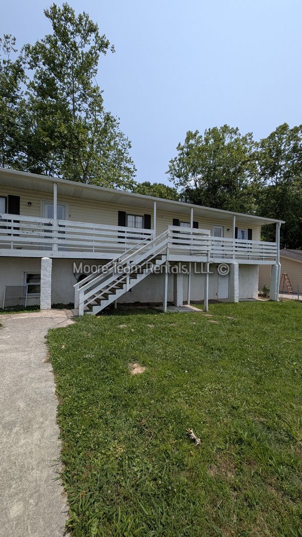 Primary Photo - 1226 Martin Cir