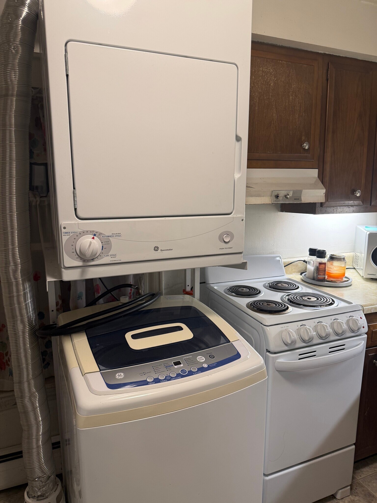 Building Photo - 51.5 Latham Ct