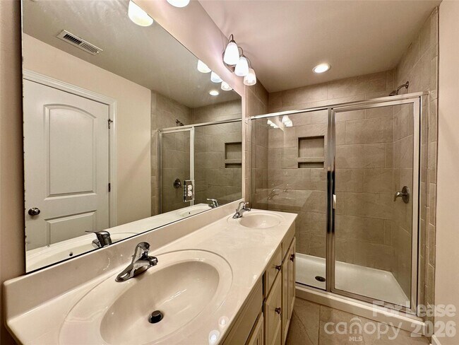 Building Photo - 5733 Lachlan Hill Ln