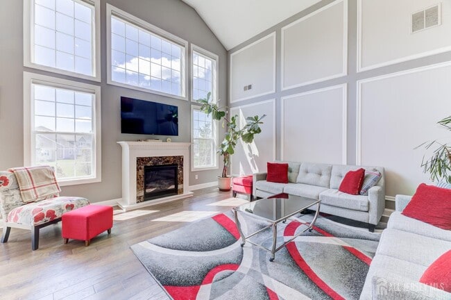 Building Photo - 6 Michelangelo Dr