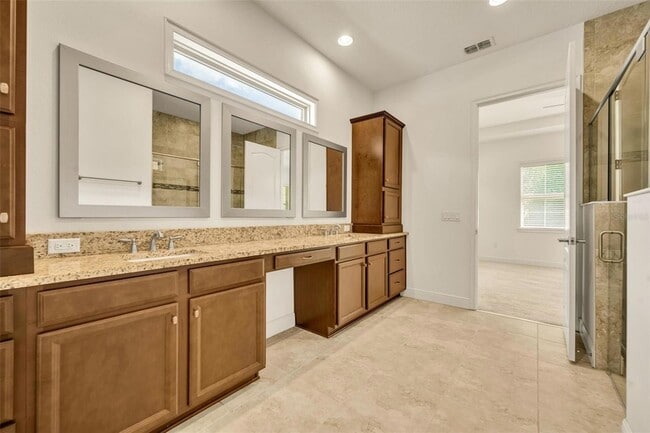 Building Photo - 14078 Alafaya Oak Bnd