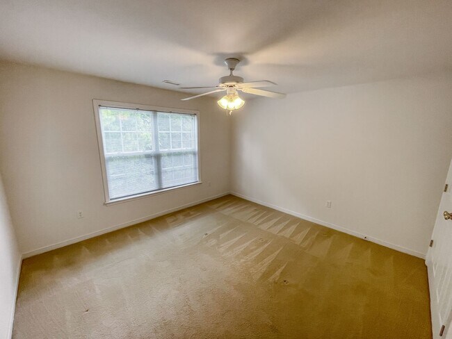 Building Photo - Welcoming 3 Bed, 2.5 Bath Home in Midlothian!