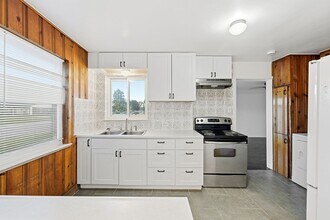 Building Photo - 5320 E Thrill Pl