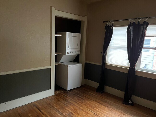 Building Photo - 2 bed 2 bath home in Hastings