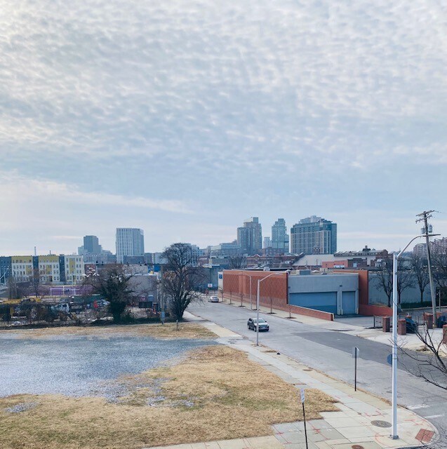 Building Photo - 1404 E Baltimore St