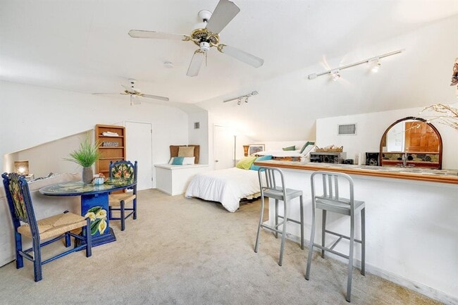 Building Photo - 4407 Jessamine Hollow