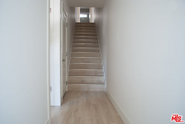 Building Photo - 5015 1/2 Marathon St