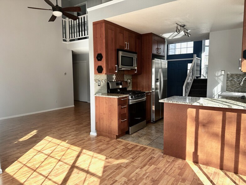 Building Photo - 1364 W 134th Dr