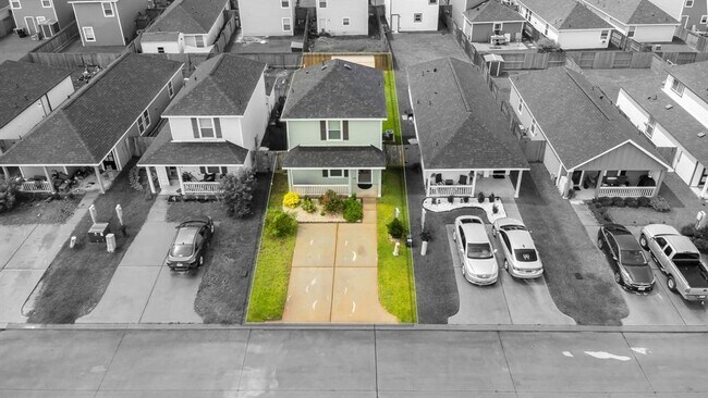 Building Photo - 16570 Colleen Pl