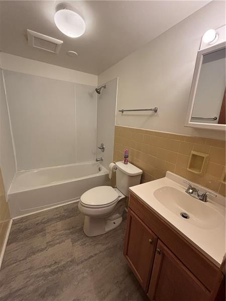 Building Photo - 1195 Lynn St