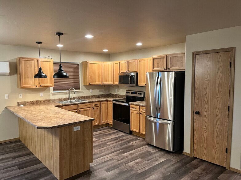 Primary Photo - 101 Kynzie Ln