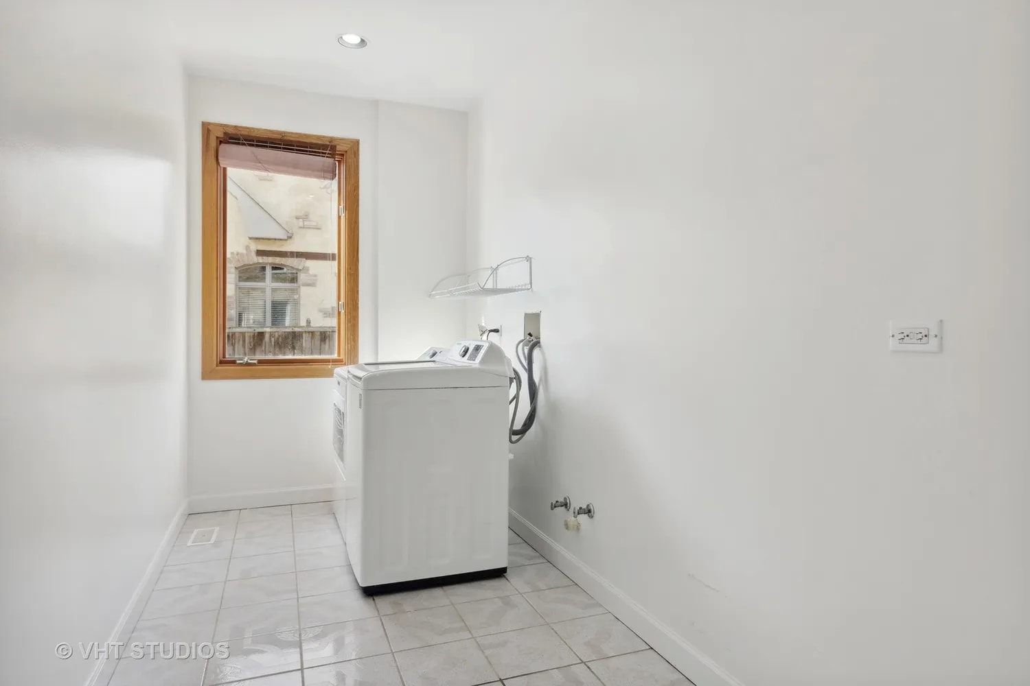 Laundry room - 17W234 Massel Ct