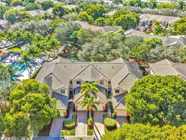 Building Photo - 3878 Tree Top Dr