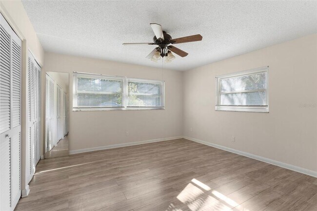 Building Photo - 20639 SW Rainbow Lakes Blvd