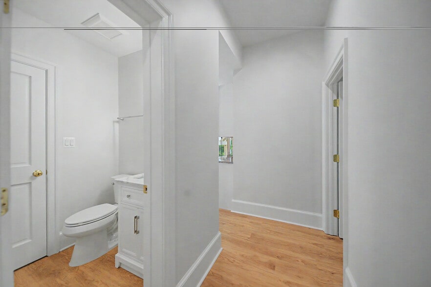 Building Photo - 10205 Sorrel Ave