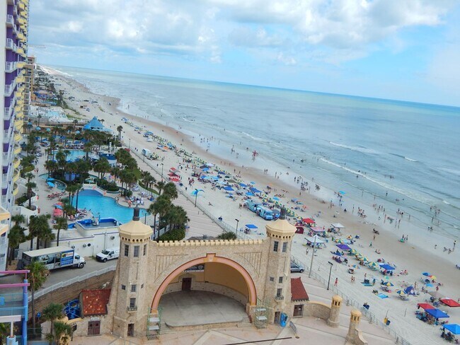 Building Photo - 416 N Grandview Ave