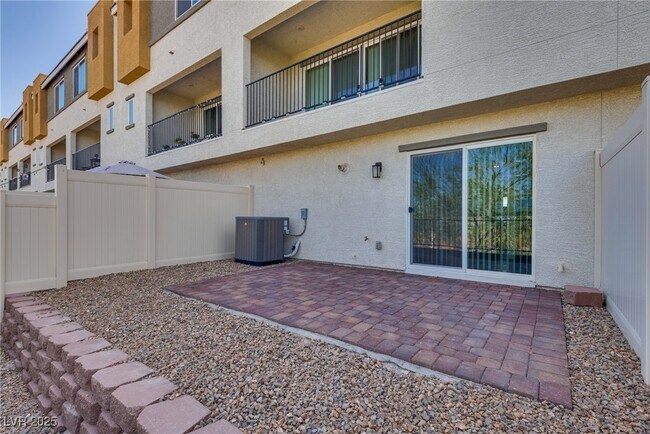 Building Photo - 3800 Enchanted Sky St