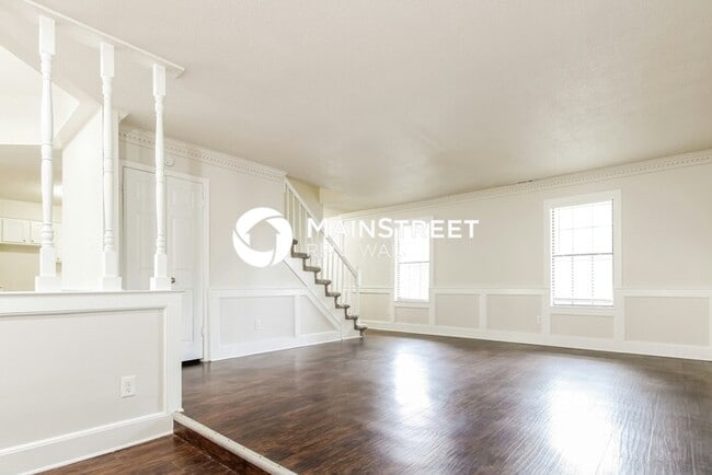 Building Photo - 4 Bedroom Pet-Friendly Home in Cordova, TN with Main Street Renewal