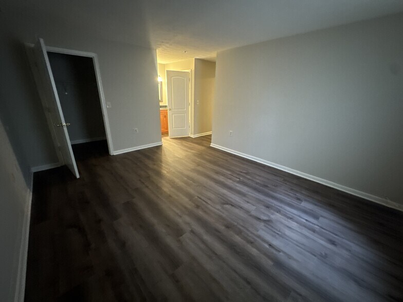 Building Photo - 4607 Deepwood Ct