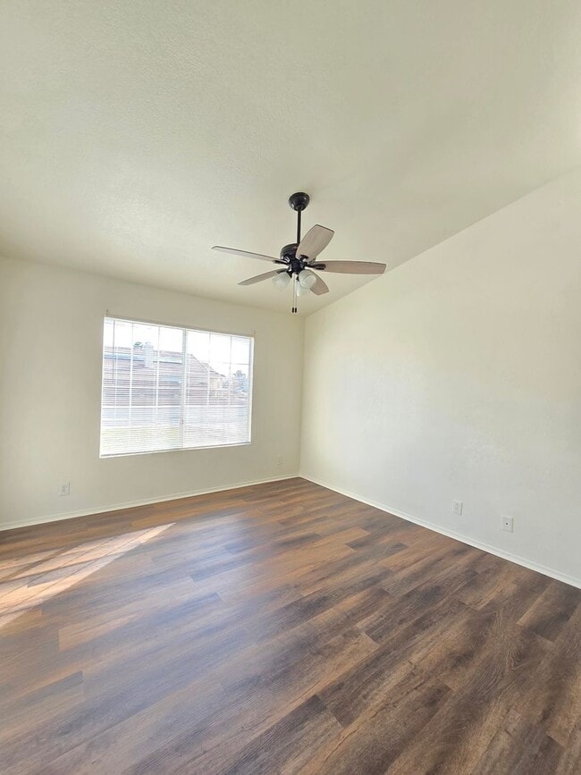 Building Photo - Beautiful 4-Bedroom / 2-bathroom Single-Family Home for Rent