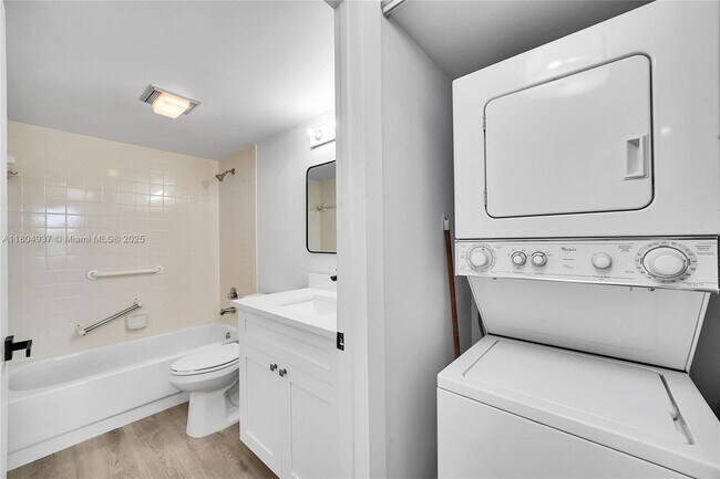 Building Photo - 1200 SW 124th Terrace