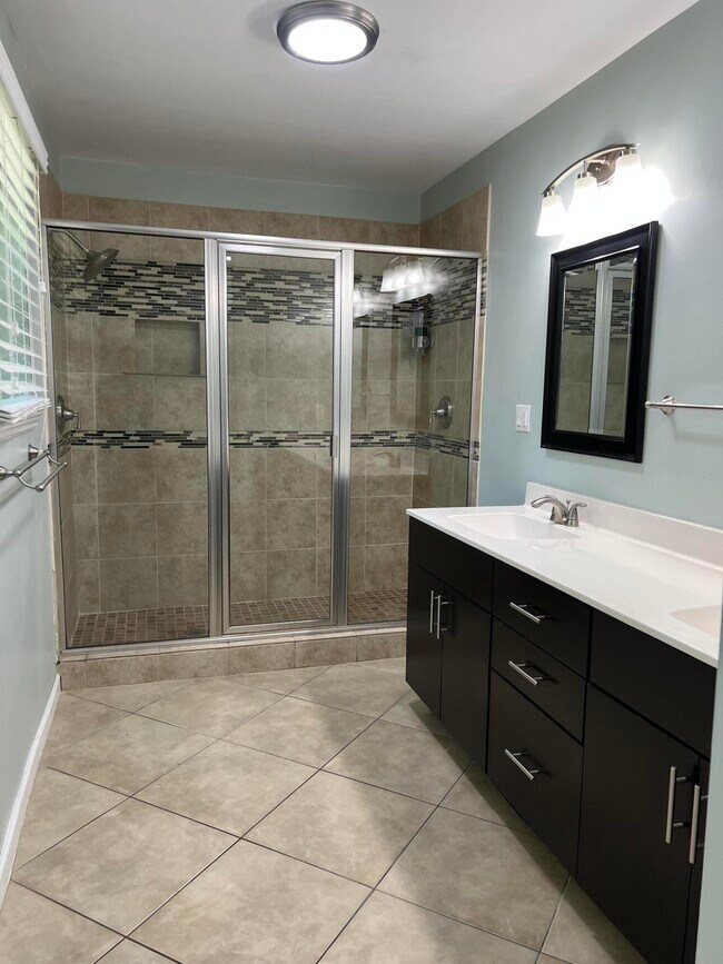 Building Photo - 16 Mariners Ln