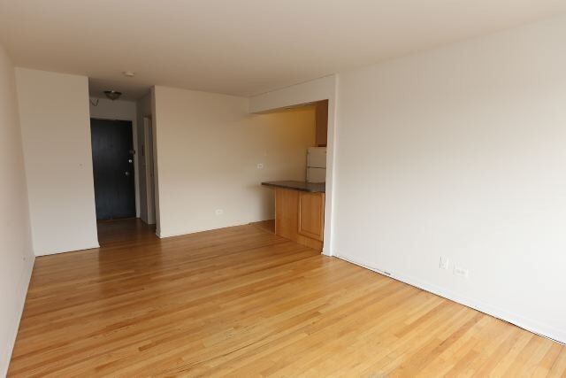 Building Photo - 535 W Aldine Ave