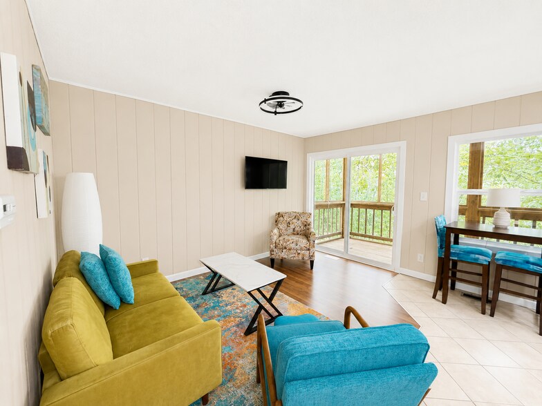 Building Photo - 9151 S Pointe Retreat Dr