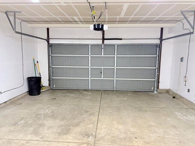 Building Photo - 4931 Winamac Dr