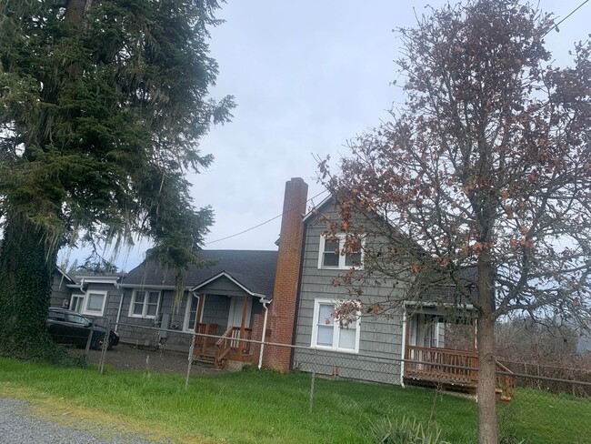 Building Photo - Good connections make all the difference