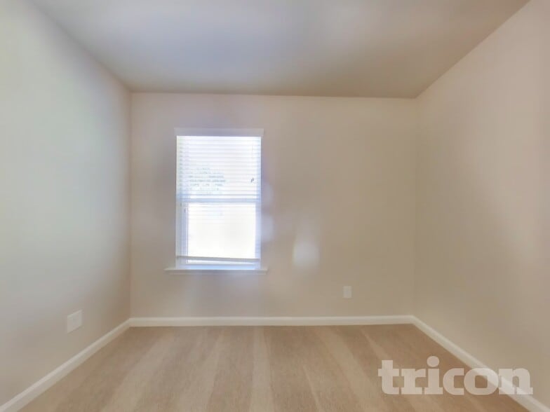 Building Photo - 2314 Shady Dr