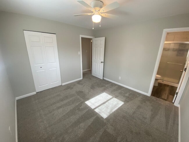 Building Photo - Updated Ranch Style Home