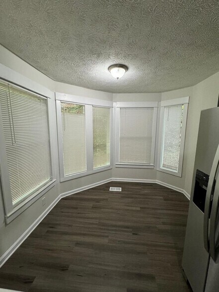 Building Photo - 4870 Wade Valley Way