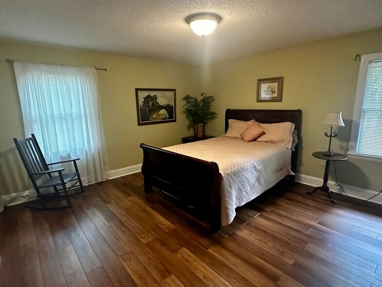 Building Photo - 4316 Brookwood Rd