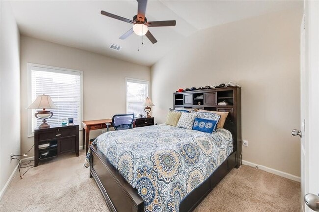 Building Photo - 2616 Vintage Dr