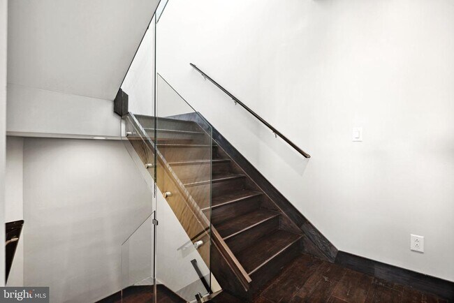 Building Photo - 1526 Parrish St