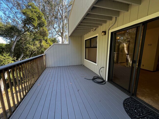 Building Photo - Charming Santa Cruz Townhouse: 3 Beds, 2.5...