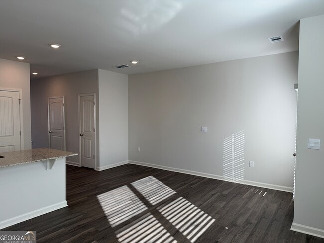 Building Photo - 15 Silverbell Ln NW