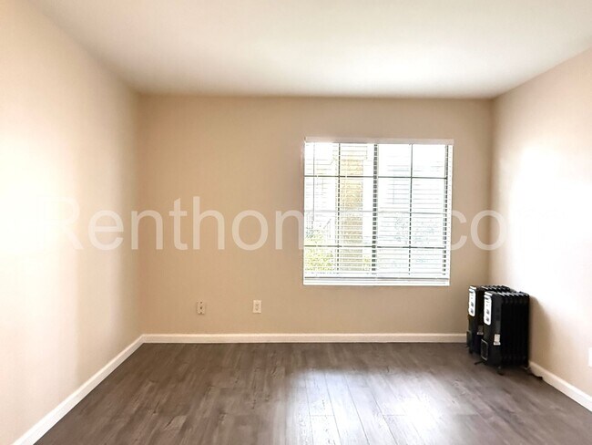 Building Photo - Mira Mesa, 8545 Summerdale Rd #225, Granite Counters, Stainless Steel Appliances, Central AC.
