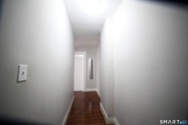 Building Photo - 36 Cassius St