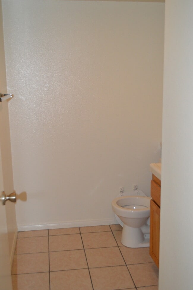 Building Photo - Two bedroom Condo In Chula Vista