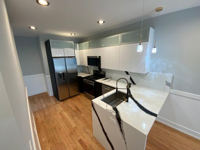 Building Photo - 6327 S Langley Ave