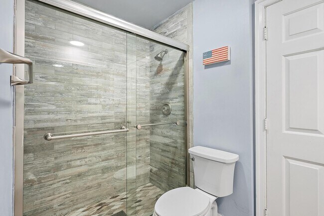 Building Photo - 302 Sea Oats Dr