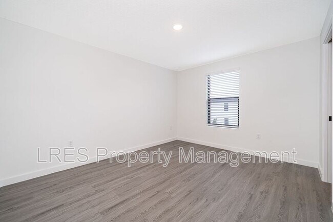 Building Photo - 8773 Zen Dr