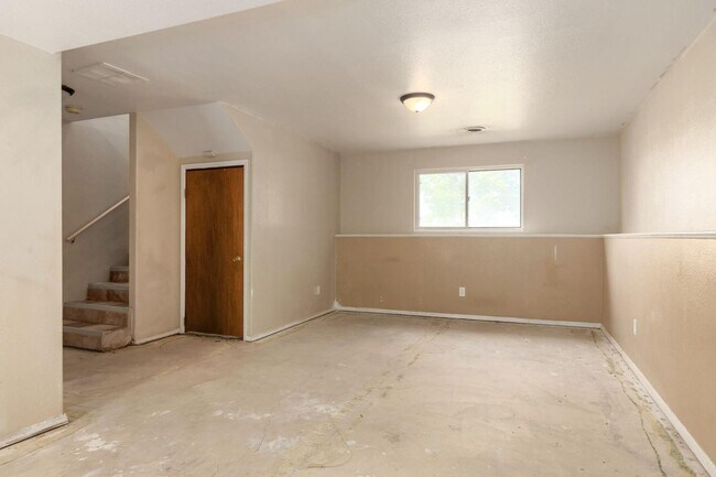 Building Photo - 14853 Burger Ln