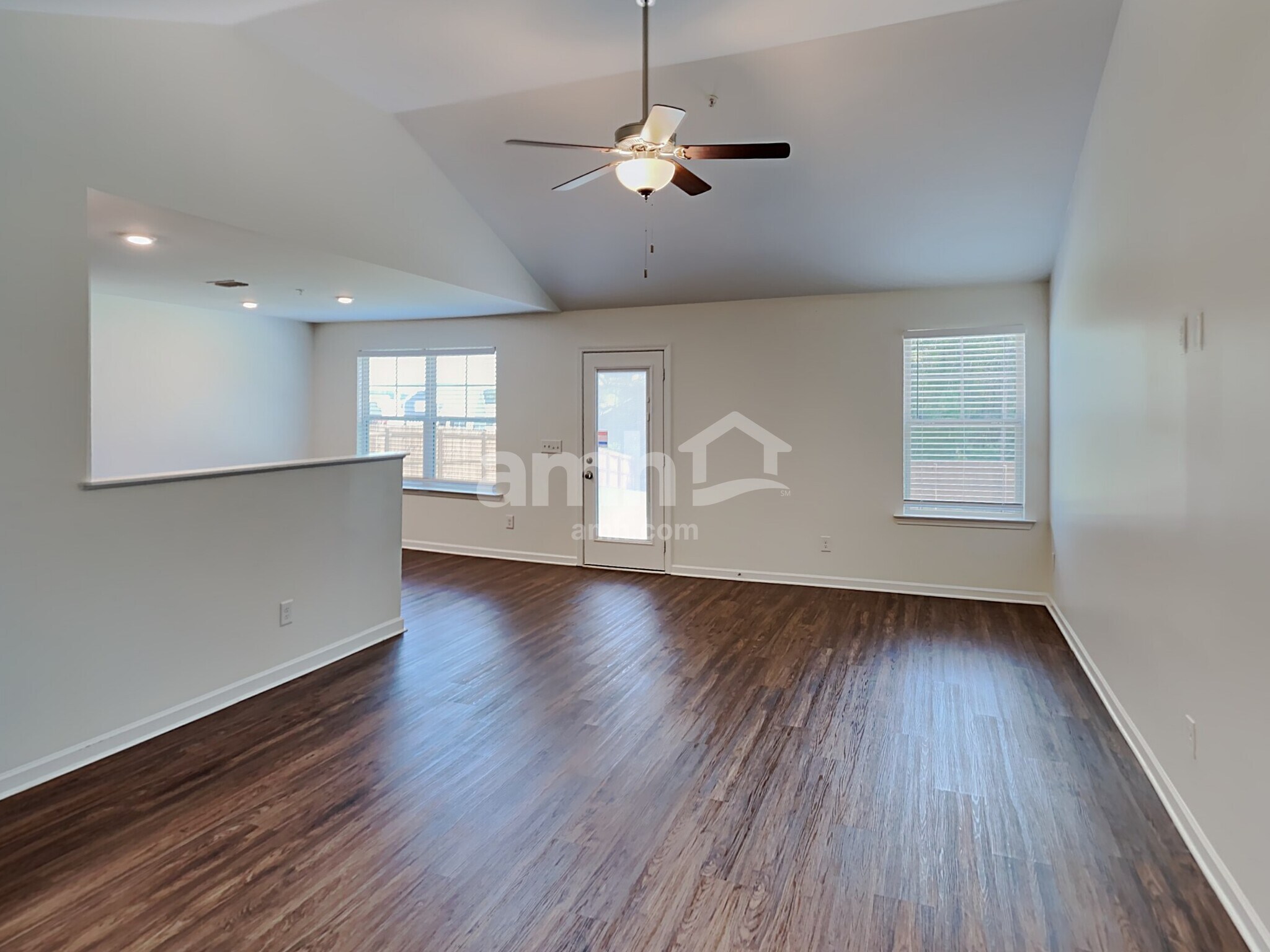 Building Photo - 609 Crooked Creek